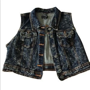 NEW Denim vest woman’s XL but will fit M/L